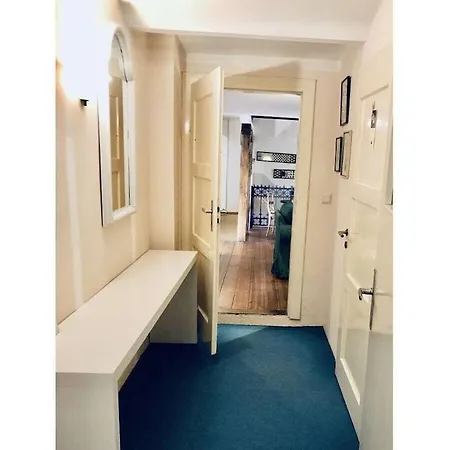 With 4 Bedrooms Casa vacanze
